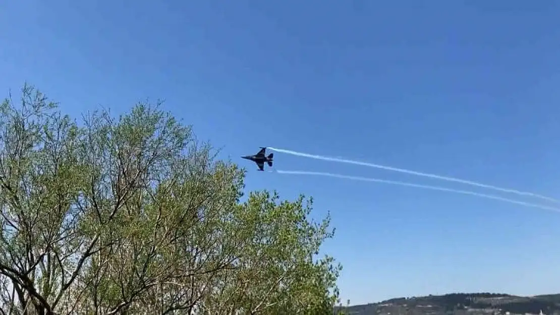 'Solo Türk' Çanakkale semalarında prova uçuşu yaptı