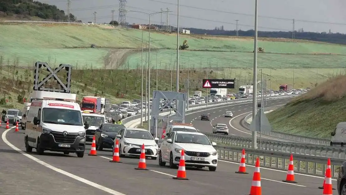 1915 Çanakkale Köprüsü'nde yoğun trafik