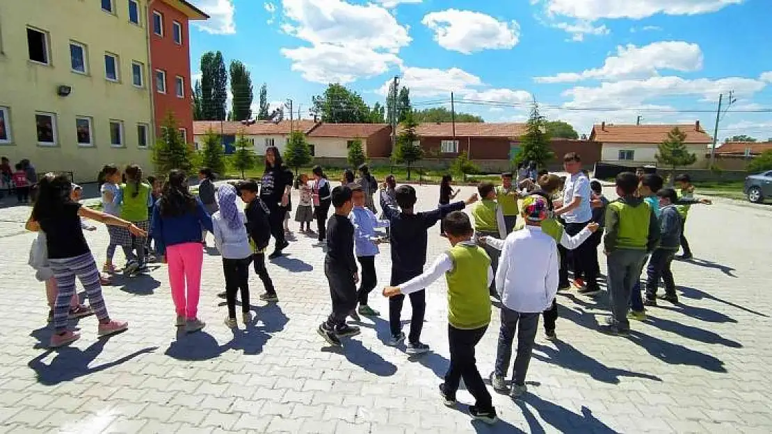 Altıntaş'ta 10 bin okul projesi etkinlikleri