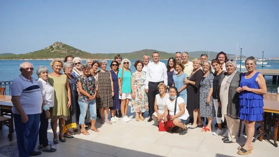 Ayvalık Kent Konseyi Kadın Meclis Üyeleri altı ayda 99 bin maske üretti