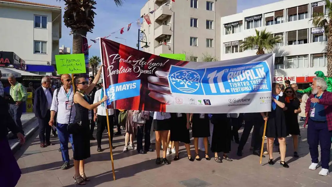 Ayvalık'ta 11. Uluslararası Tiyatro Festivali coşkusu