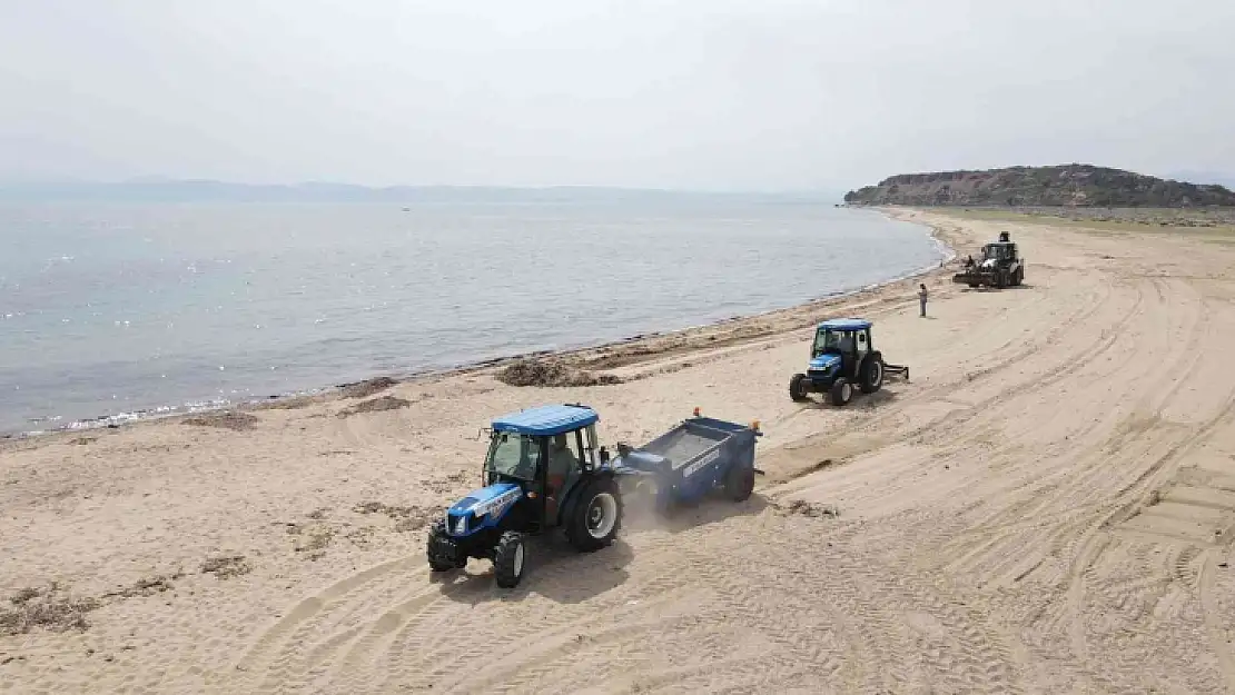 Ayvalık'ta sahiller turizm sezonuna hazırlanıyor