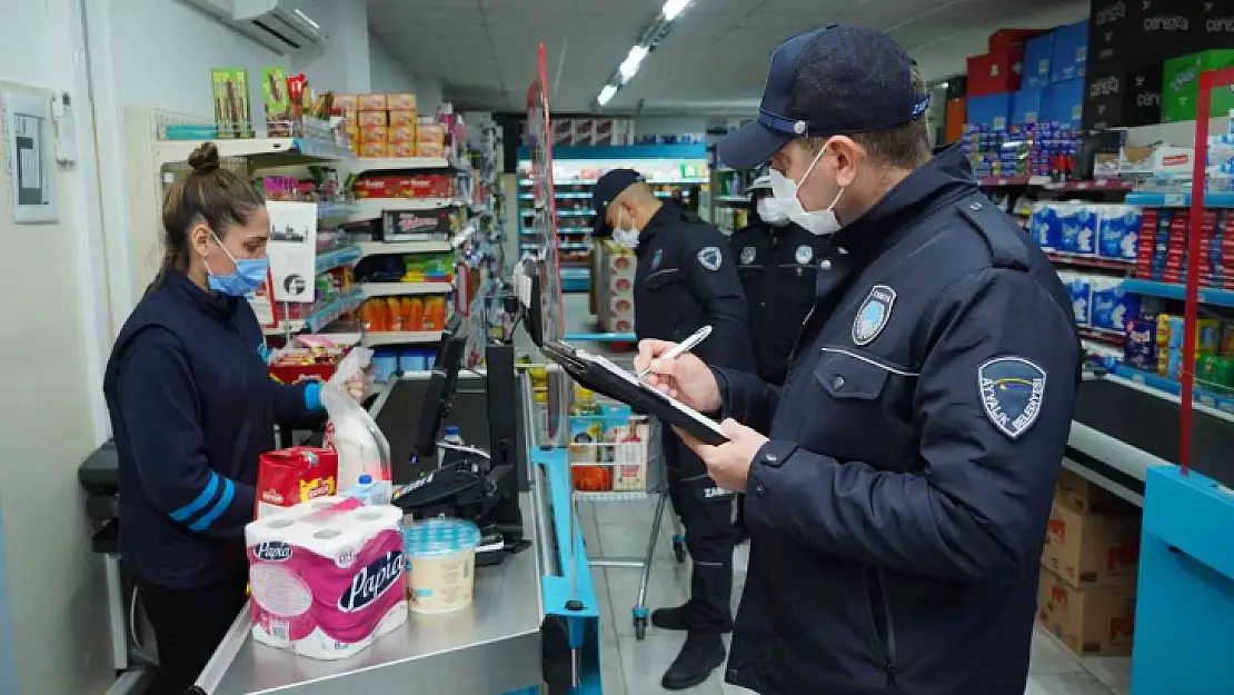 Ayvalık'ta zabıta ekipleri, fahiş fiyatla satış yapanlara göz açtırmıyor