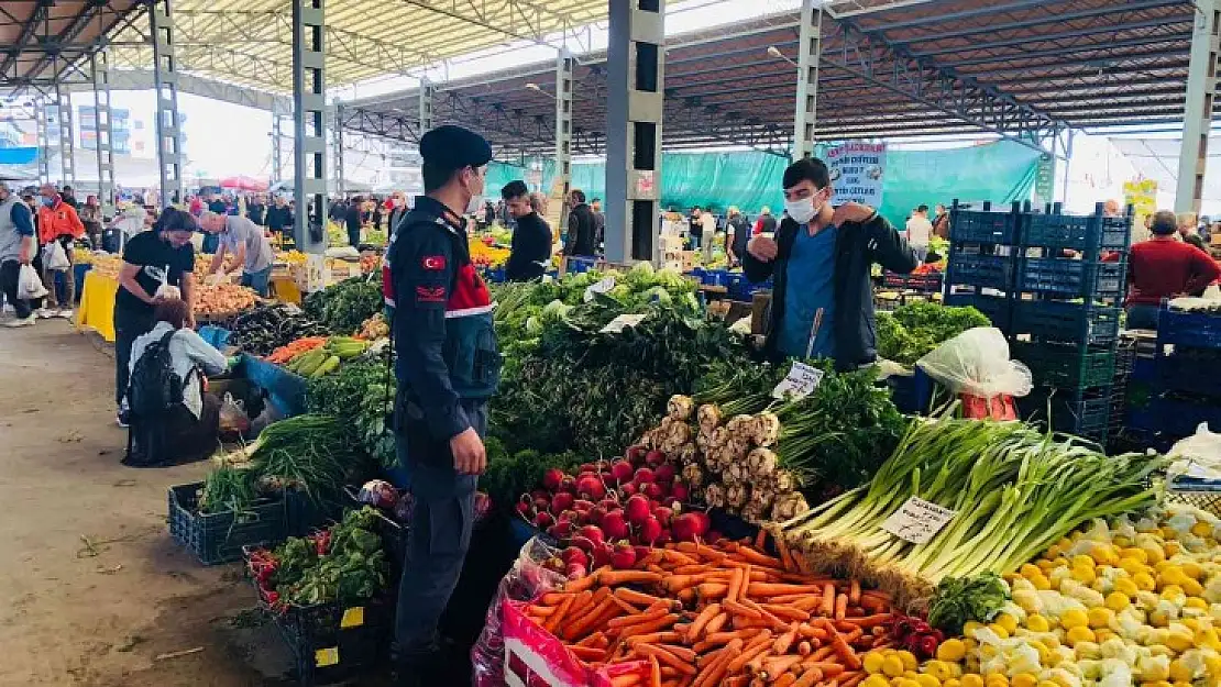 Balıkesir'de maske ve mesafe denetimleri arttı