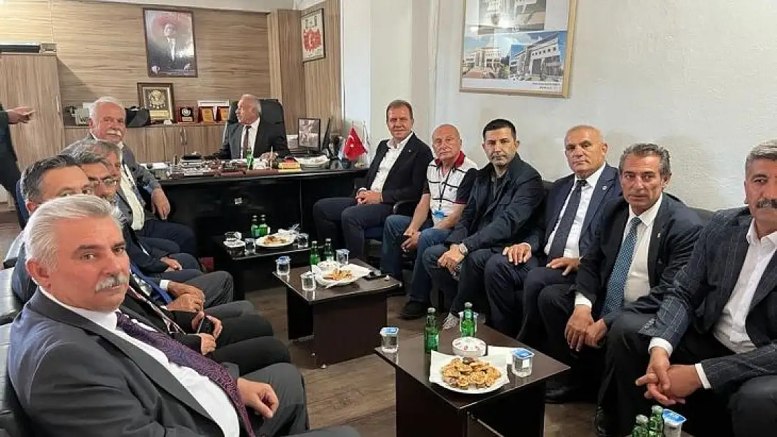 Başkan Ömer Günel Belediye Başkanları Toplantısı için Van'da