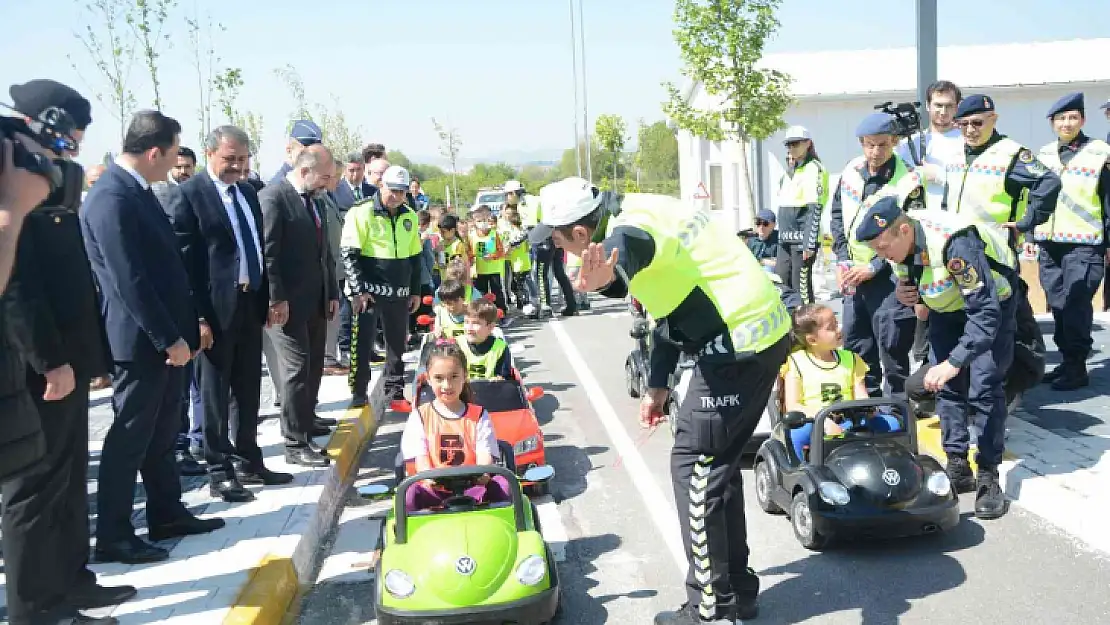 Çocuklara trafik eğitimi verildi