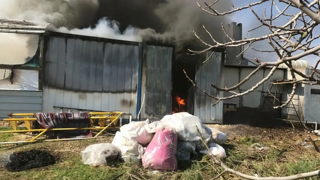 Erdek'te yanan restoran kullanılmaz hale geldi