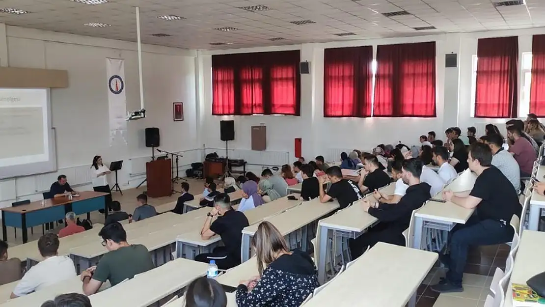 Hisarcık MYO'da 'Büyük Zaferin 100. Yılında Milli Mücadele Dönemi' konulu konferans