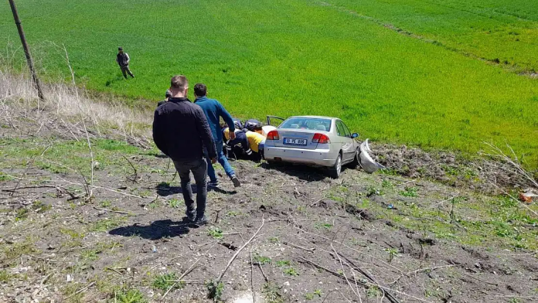 Kontrolsüz yola çıkan sürücü uçuruma yuvarlandı