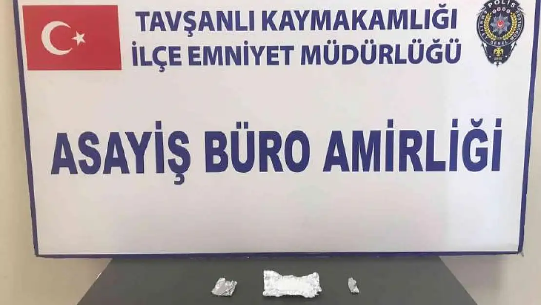 Kütahya'da iki aracın gizli bölmelerinden uyuşturucu çıktı