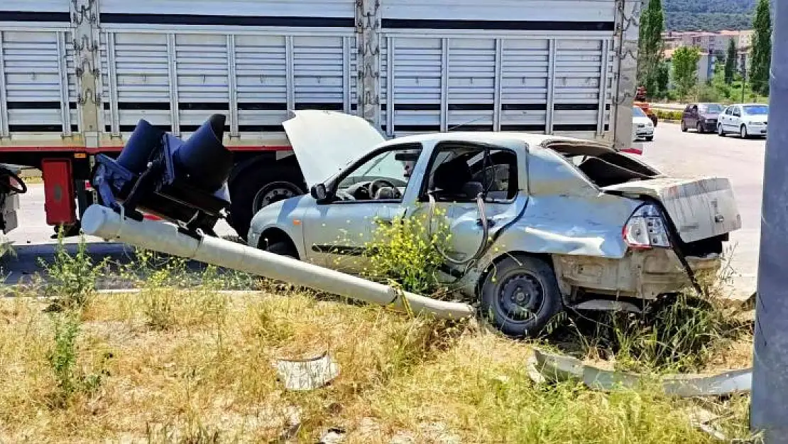 Manisa'da feci kaza: 2 ölü, 2 yaralı