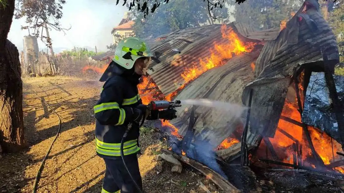 Muğla'da bir ahır yangını daha