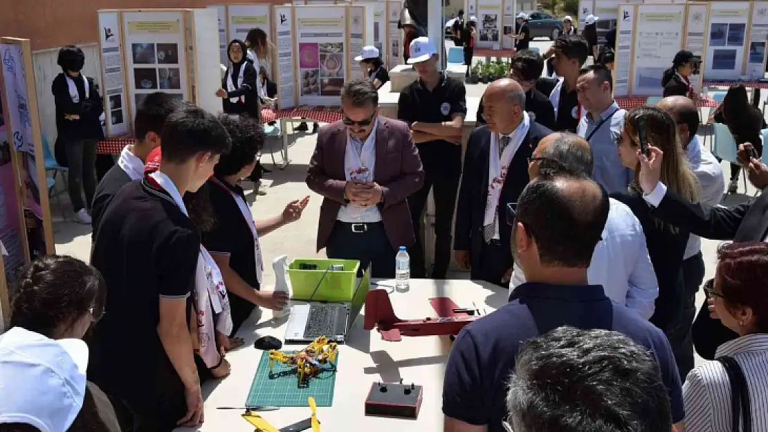 Şehit Mustafa Serin Fen Lisesi Bilim Fuarı açıldı