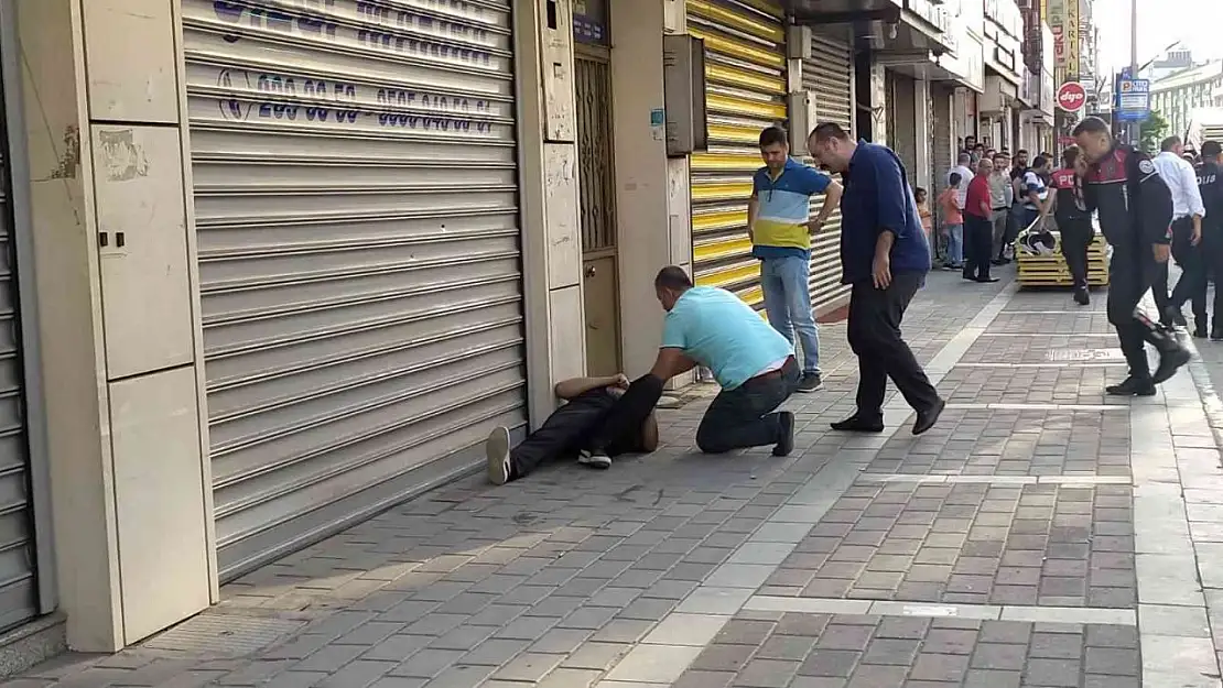 Silahlı şahıs tarafından rehin alınan kadını polis kurtardı