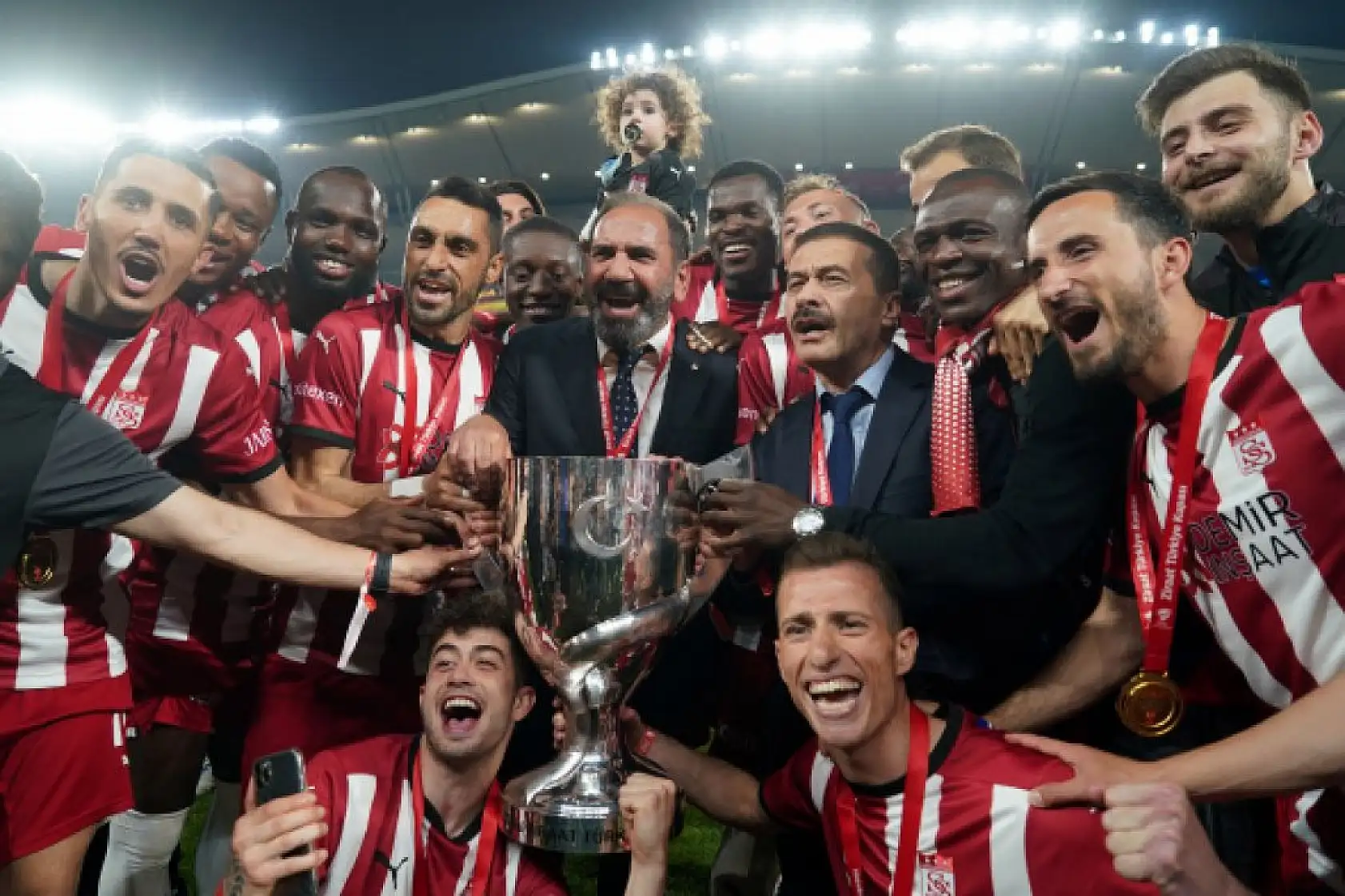 Sivasspor kupasını aldı