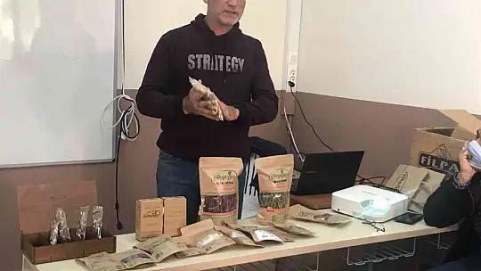 Altınoluk MYO'lu mezunlardan-öğrencilere tecrübe aktarımı