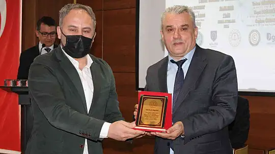 Ayvalık'ta 'Turizmde Güncel Yaklaşımlar, İstihdam ve Kariyer Fırsatları' masaya yatırıldı