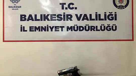 Balıkesir'de polis 28 aranan şahsı gözaltına aldı