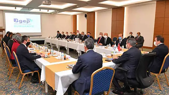 Balıkesir Valisi Şıldak Burhaniye'de eğitimcilerle bir araya geldi.