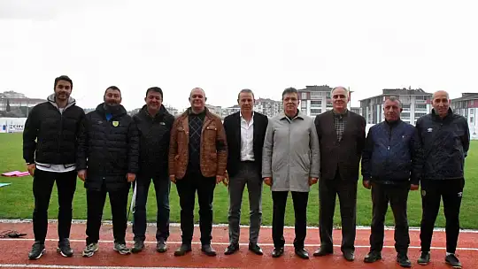 Başkan Arslan 1966 Edremitspor Futbol Takımını ziyaret etti