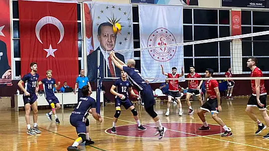 Bigadiç lideri devirdi