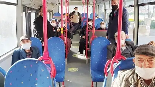Burhaniye'de 75 yaş üzeri vatandaşlar aşılandı