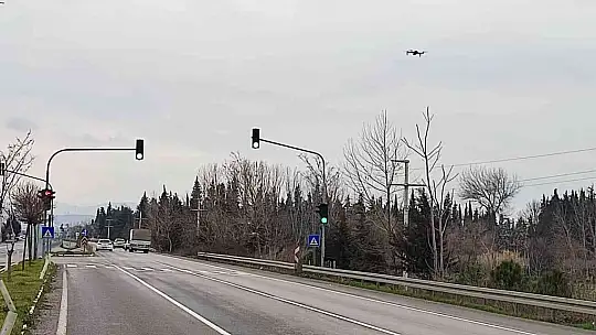 Jandarma trafiği havadan drone ile denetledi