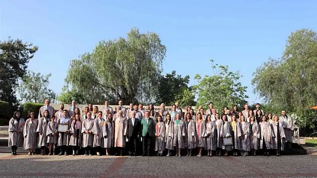 84 akademisyen için 'gurur' töreni