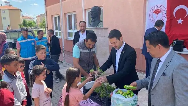 Altıntaş'ta 'Bir fide bir can' projesi