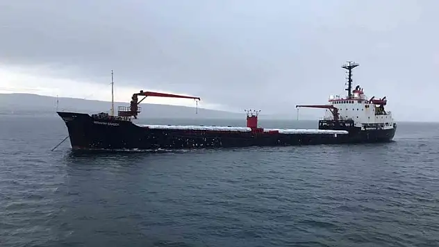 Çanakkale Boğazı'nda gemi arızası: boğaz çift yönlü trafiğe kapatıldı