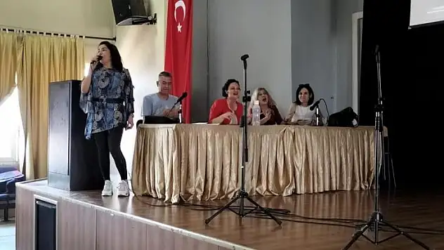İzmir'de Geleneksel Gençlik Günleri düzenlendi