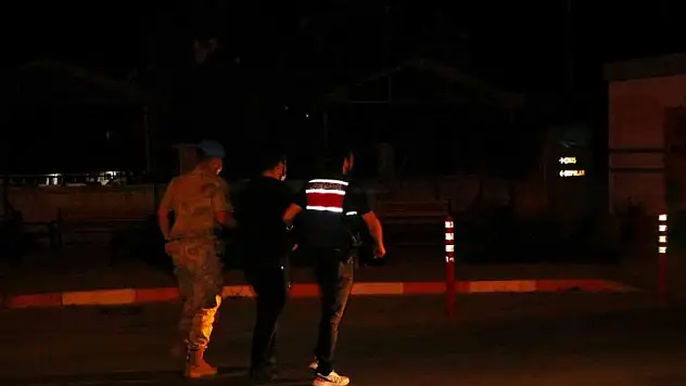 İzmir merkezli 26 ilde eş zamanlı FETÖ operasyonu