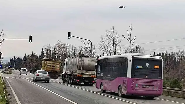 Jandarma trafiği havadan drone ile denetledi