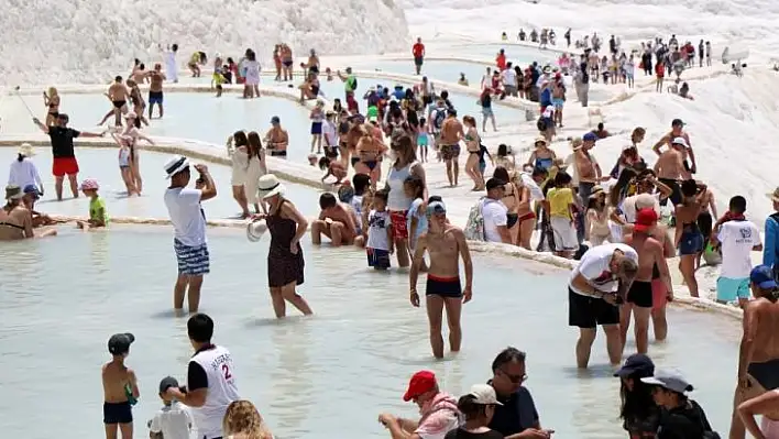 2 milyon turist hedefleyen Pamukkale, Çinli misafirlerini bekliyor