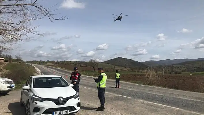 Balıkesir'de jandarma trafiği havadan denetledi