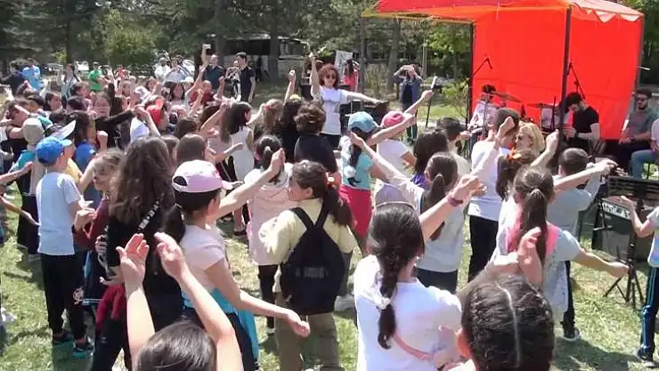 Kütahya'da 'Özel Çocuk Şenliği' etkinliği düzenlendi, minikler etkinlikte doyasıya eğlendi